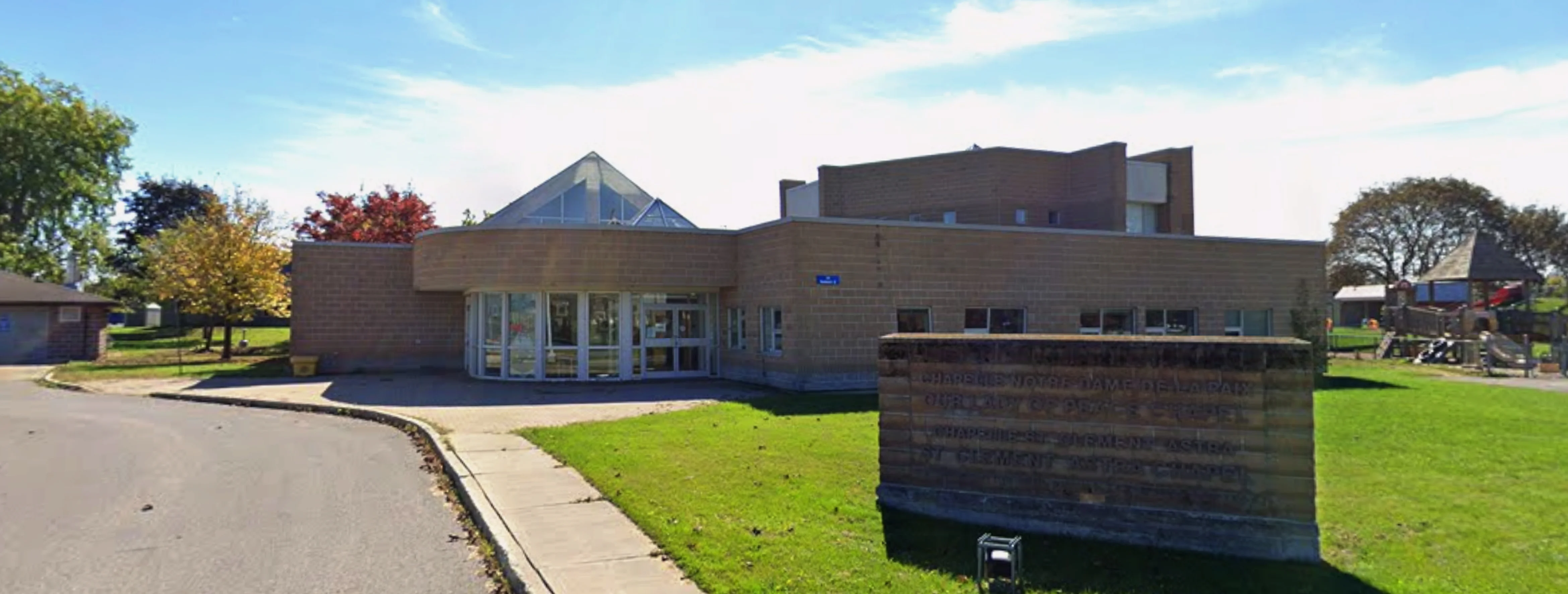 Exterior view of Trenton County Mosque. Trenton building